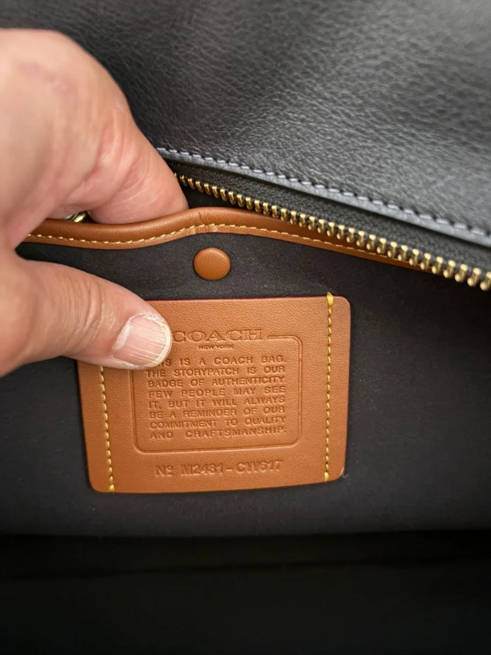 Coach Soft Empire Carryall 48 – Black – Excellent Condition - Picture 9 of 9